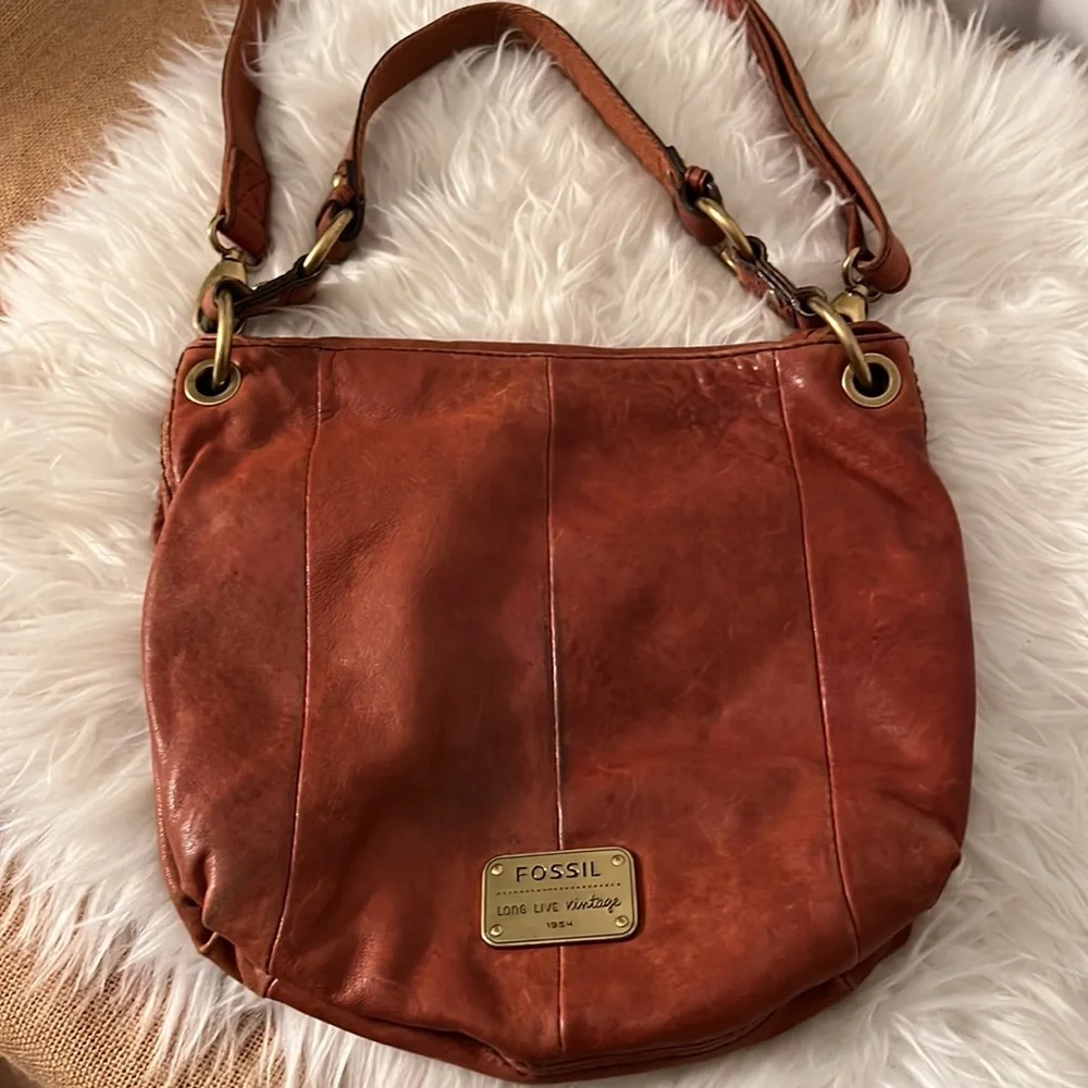 SOLD- Fossil brown leather medium crossbody bag/ shoulder bag/ multi use bag - Picture 2 of 12